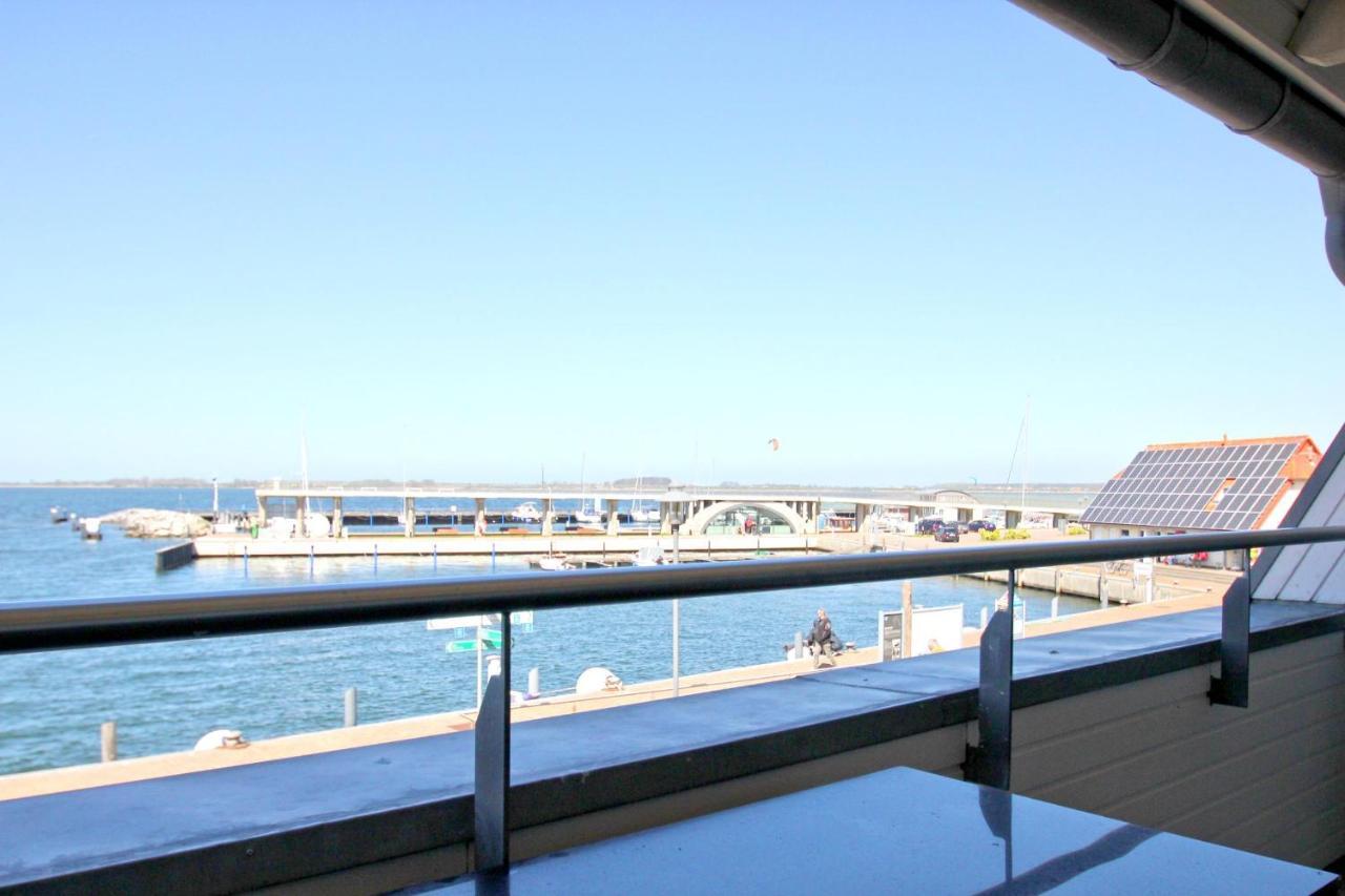 Hafennahe Ferienwohnung Mit Balkon Und Meerblick - Hafenhaeuser Wiek Wohnung 14 Wiek auf Rügen 외부 사진