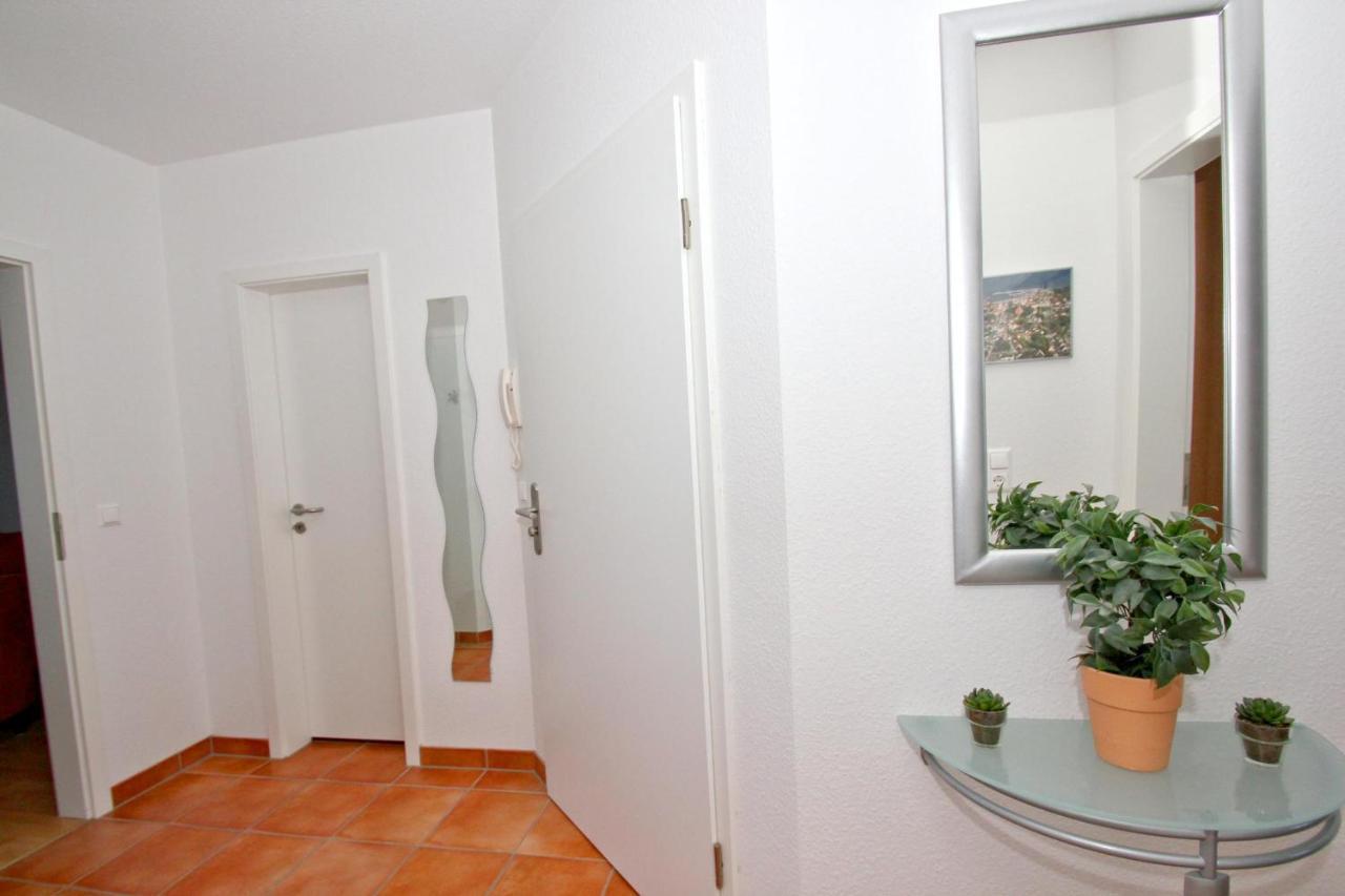 Hafennahe Ferienwohnung Mit Balkon Und Meerblick - Hafenhaeuser Wiek Wohnung 14 Wiek auf Rügen 외부 사진